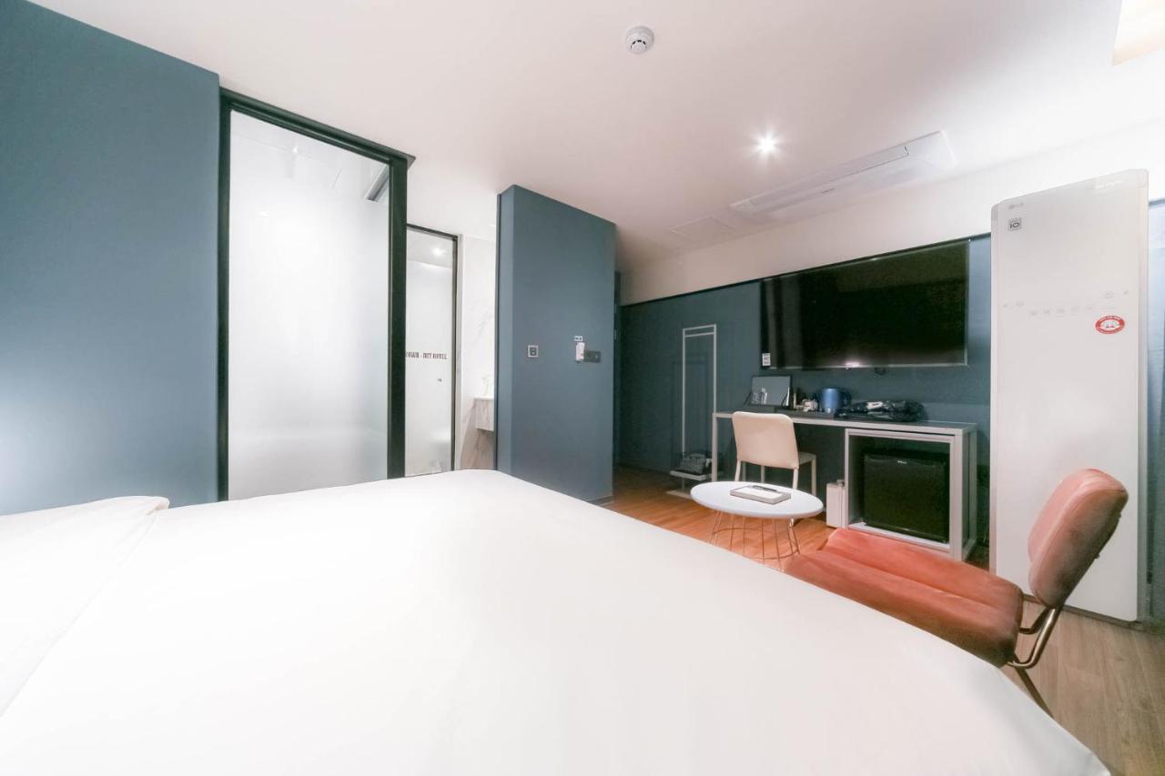 Pohang Brown Dot Hotel Екстериор снимка