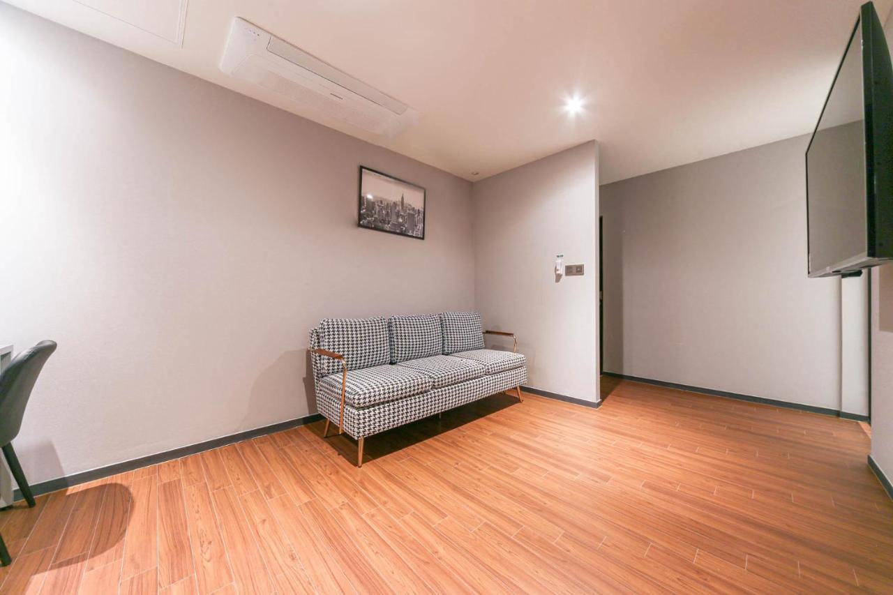 Pohang Brown Dot Hotel Екстериор снимка