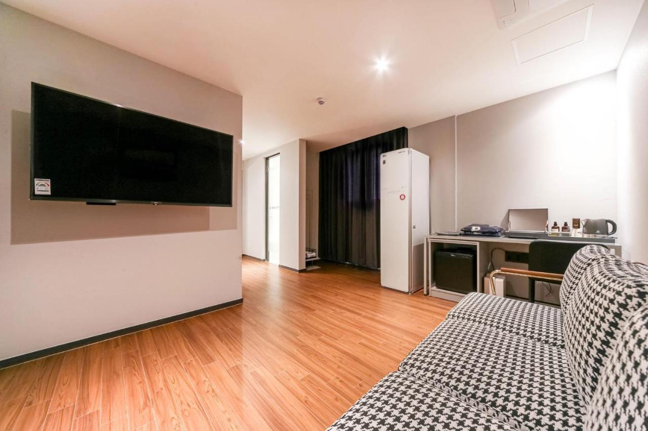 Pohang Brown Dot Hotel Екстериор снимка